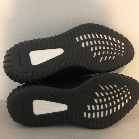 Yeezys Bred - Picture 2 of 5